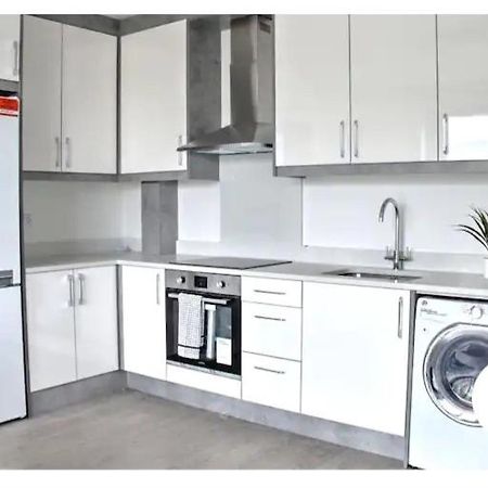 Lovely 2-Bedrooms With Free Parking Canvey Island Dış mekan fotoğraf